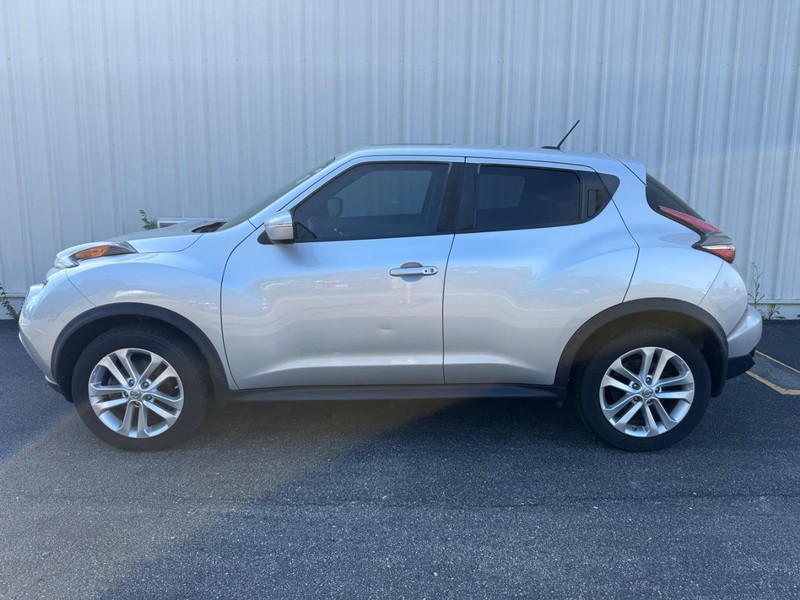 Nissan JUKE Vehicle Full-screen Gallery Image 2