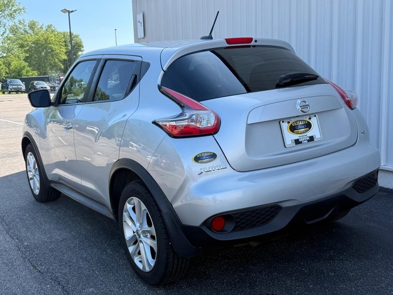 Nissan JUKE Vehicle Full-screen Gallery Image 3