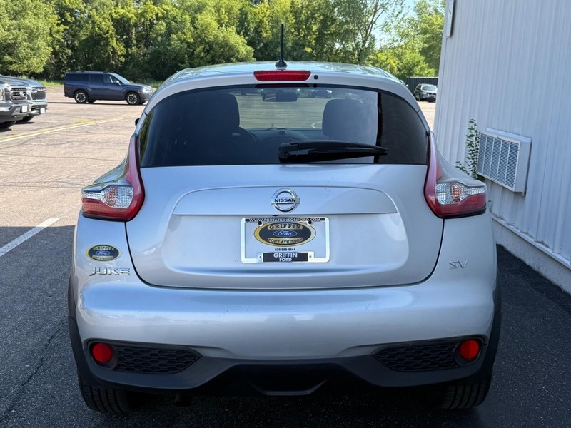 Nissan JUKE Vehicle Full-screen Gallery Image 4