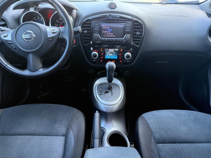 Nissan JUKE Vehicle Full-screen Gallery Image 9