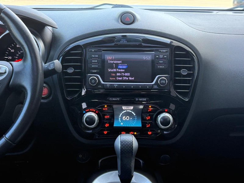 Nissan JUKE Vehicle Full-screen Gallery Image 10