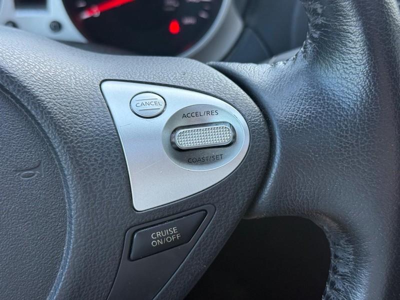 Nissan JUKE Vehicle Full-screen Gallery Image 15