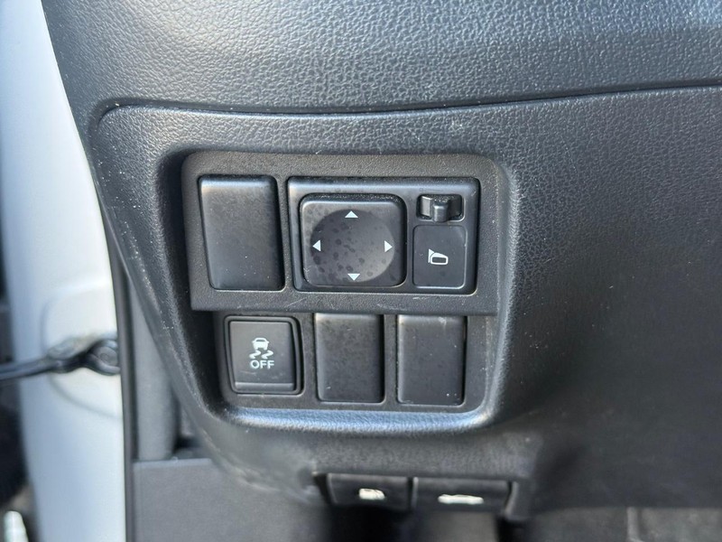 Nissan JUKE Vehicle Full-screen Gallery Image 19