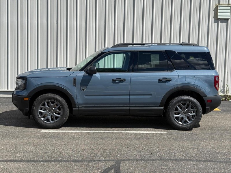 Ford Bronco Sport Vehicle Full-screen Gallery Image 2