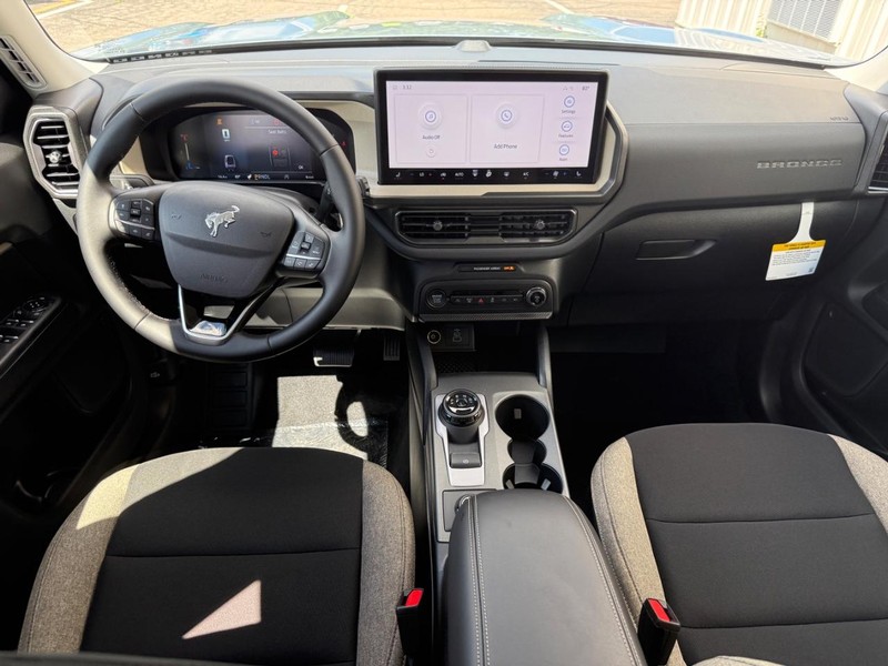 Ford Bronco Sport Vehicle Full-screen Gallery Image 10