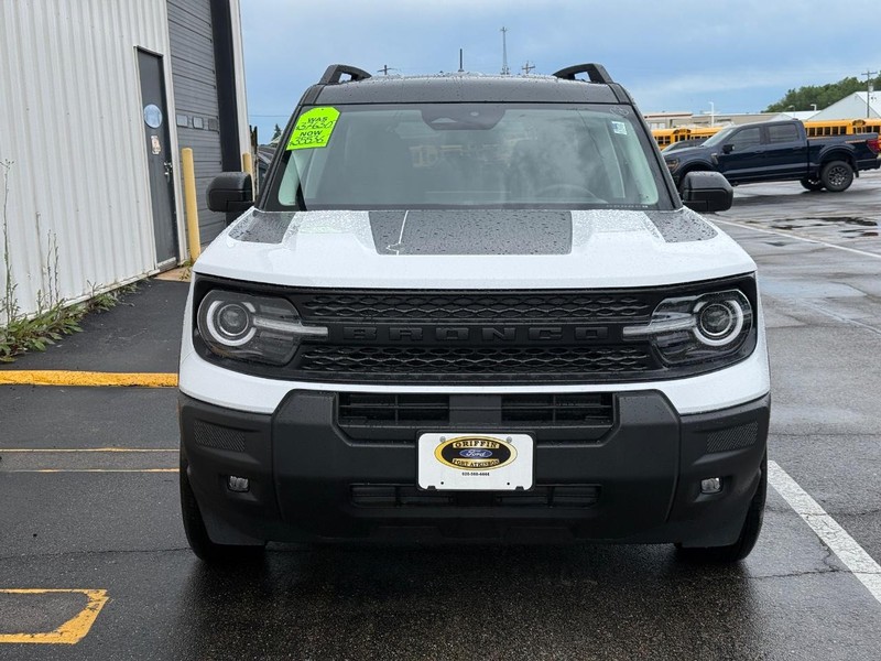 Ford Bronco Sport Vehicle Full-screen Gallery Image 6
