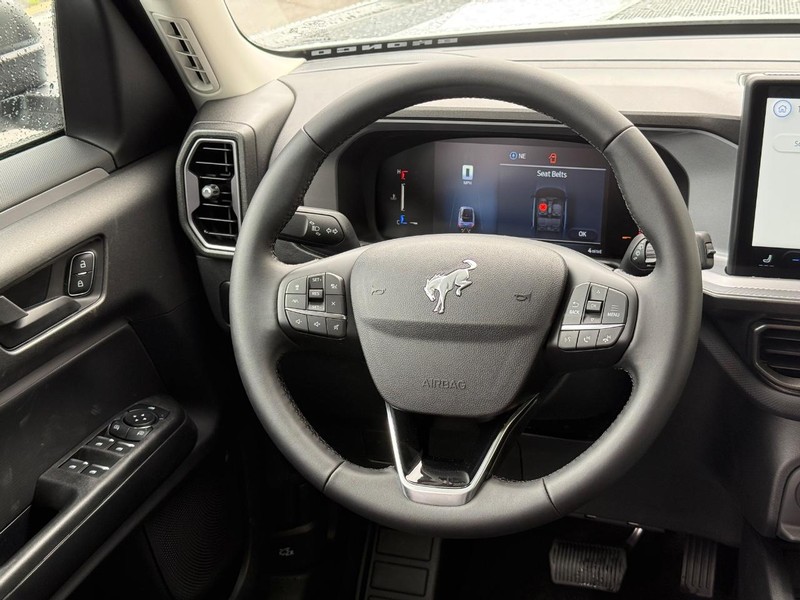 Ford Bronco Sport Vehicle Full-screen Gallery Image 13