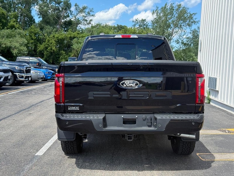 Ford F-150 Vehicle Full-screen Gallery Image 4