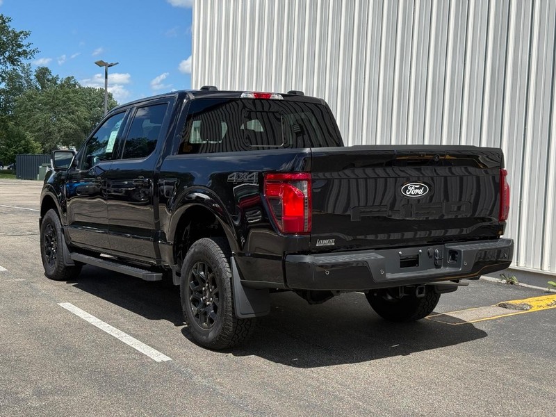 Ford F-150 Vehicle Full-screen Gallery Image 5