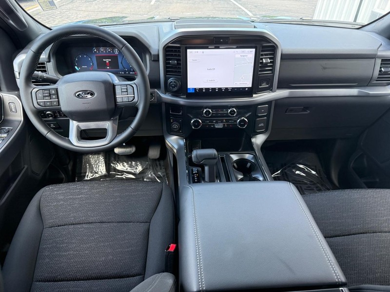 Ford F-150 Vehicle Full-screen Gallery Image 10