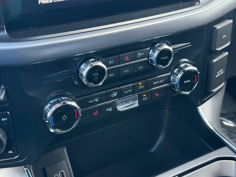 Ford F-150 Vehicle Full-screen Gallery Image 19