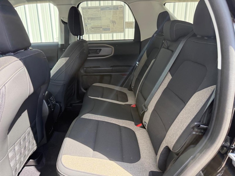 Ford Bronco Sport Vehicle Full-screen Gallery Image 9