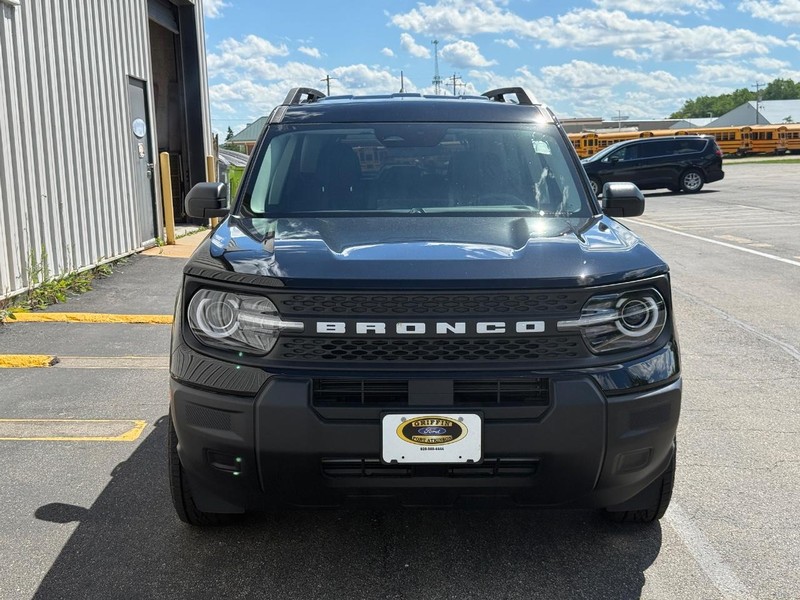 Ford Bronco Sport Vehicle Full-screen Gallery Image 10