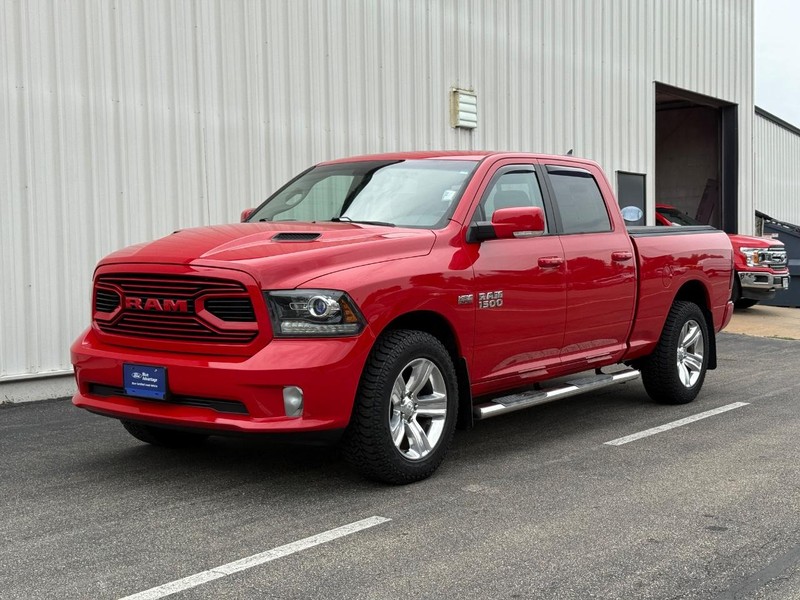 Ram 1500 Vehicle Full-screen Gallery Image 2