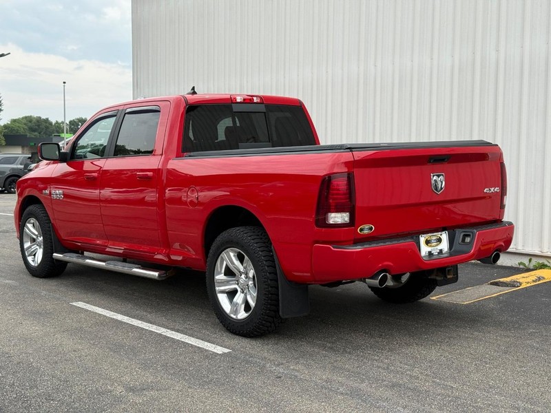 Ram 1500 Vehicle Full-screen Gallery Image 4