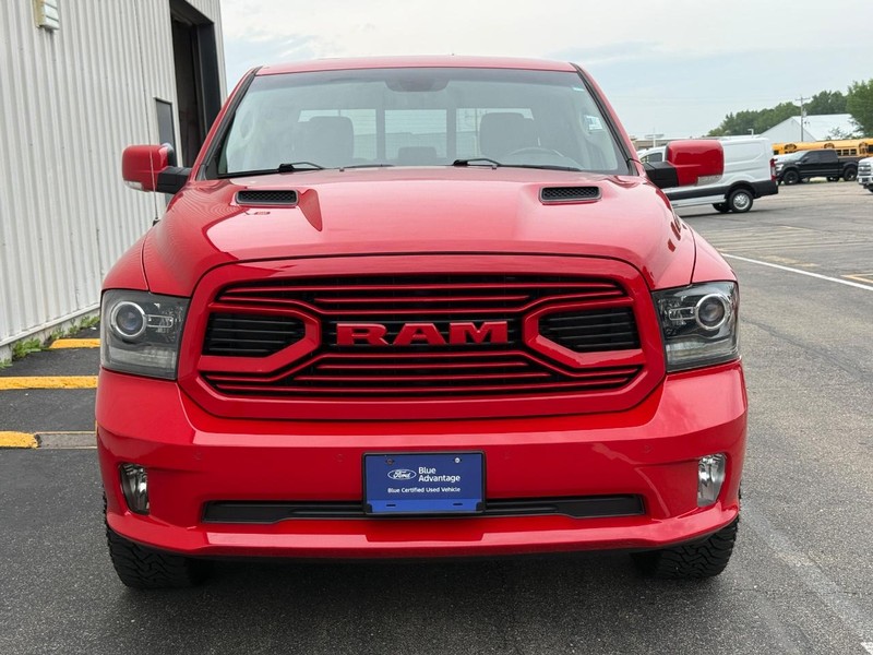 Ram 1500 Vehicle Full-screen Gallery Image 9