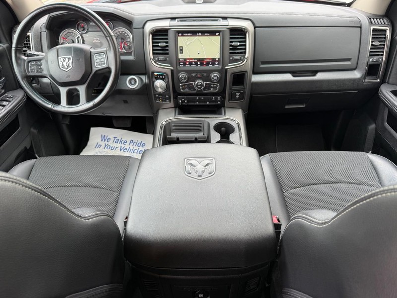 Ram 1500 Vehicle Full-screen Gallery Image 12
