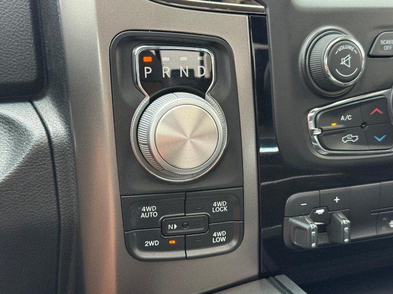Ram 1500 Vehicle Full-screen Gallery Image 17