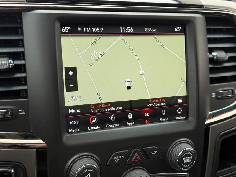 Ram 1500 Vehicle Full-screen Gallery Image 18