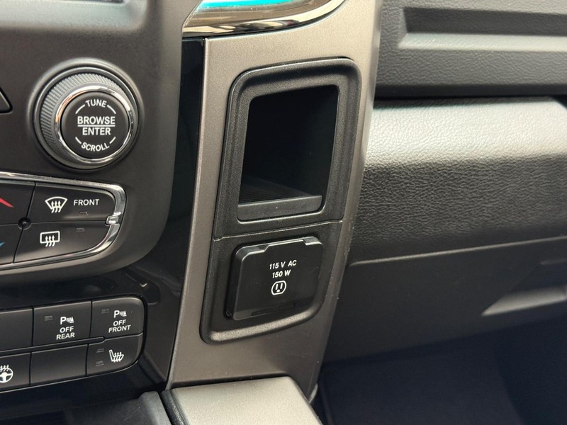 Ram 1500 Vehicle Full-screen Gallery Image 21