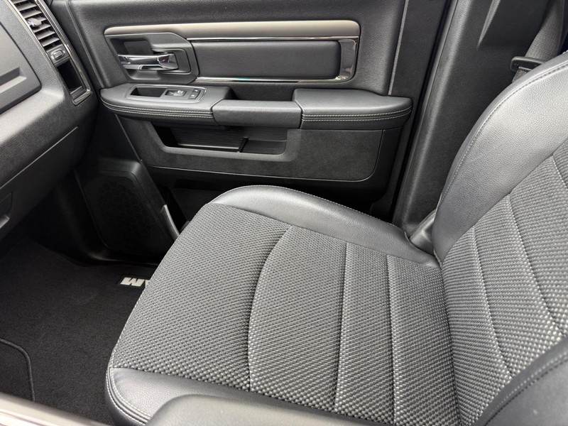 Ram 1500 Vehicle Full-screen Gallery Image 22