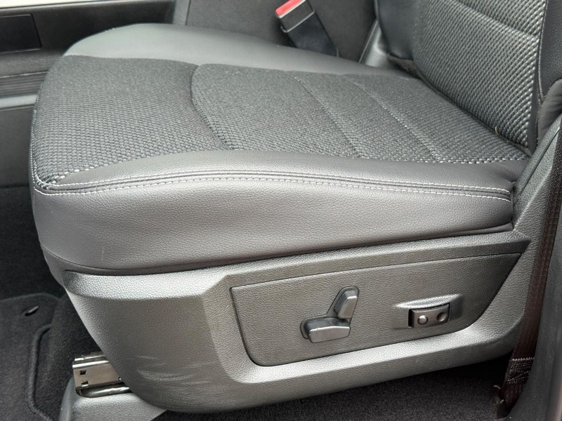 Ram 1500 Vehicle Full-screen Gallery Image 27