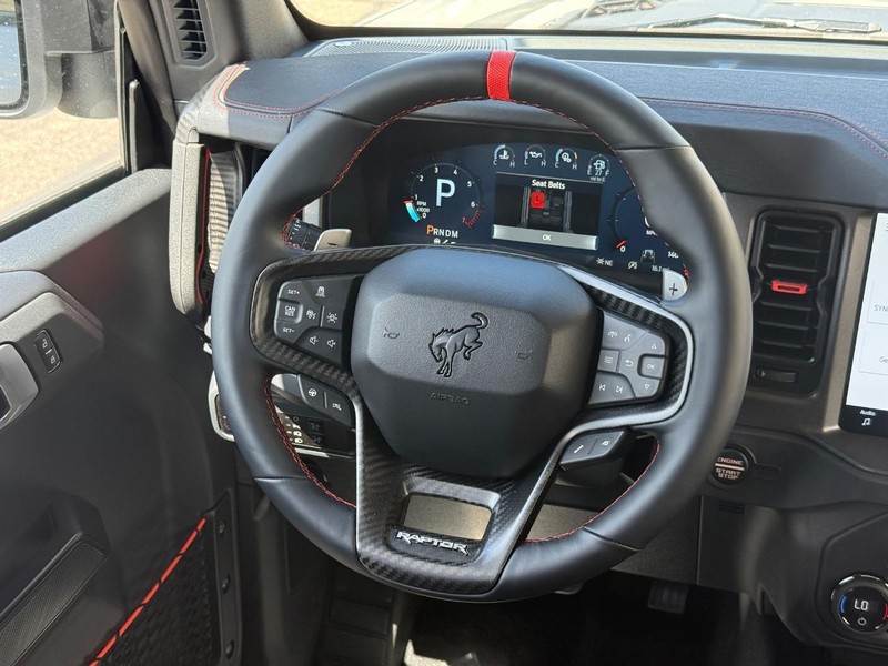 Ford Bronco Vehicle Full-screen Gallery Image 13