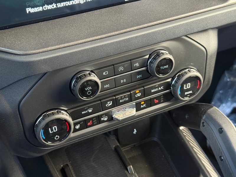 Ford Bronco Vehicle Full-screen Gallery Image 19