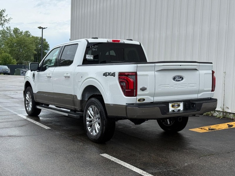Ford F-150 Vehicle Full-screen Gallery Image 3
