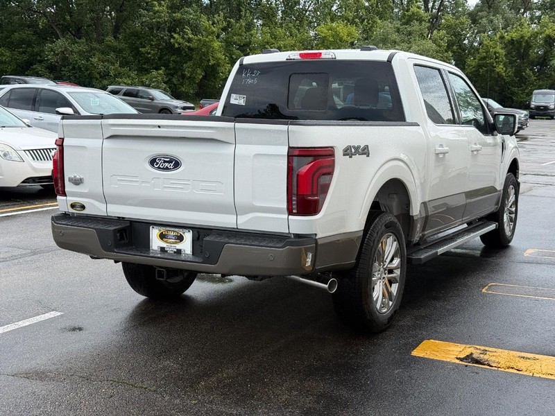 Ford F-150 Vehicle Full-screen Gallery Image 4