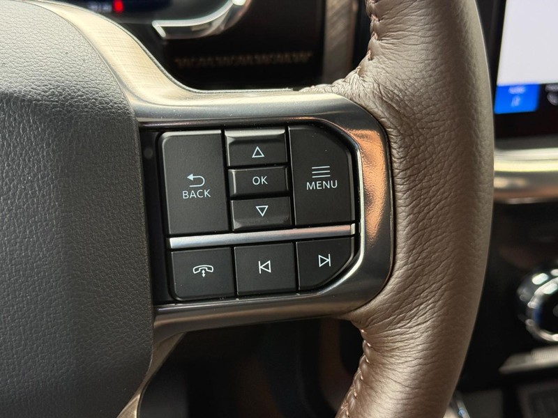 Ford F-150 Vehicle Full-screen Gallery Image 15