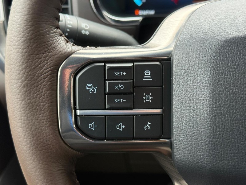 Ford F-150 Vehicle Full-screen Gallery Image 16