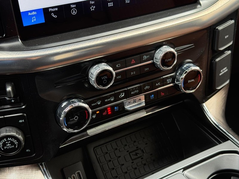 Ford F-150 Vehicle Full-screen Gallery Image 19