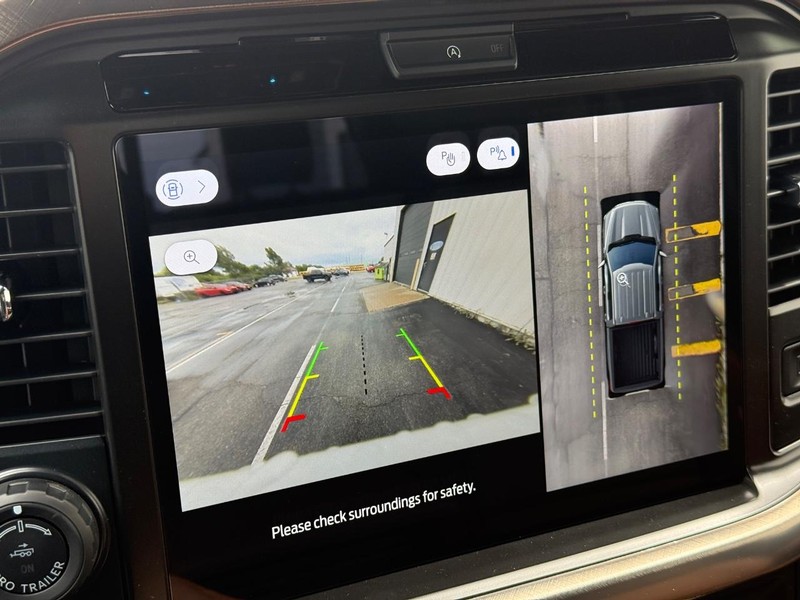 Ford F-150 Vehicle Full-screen Gallery Image 20