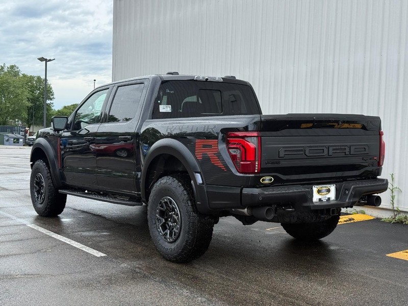 Ford F-150 Vehicle Full-screen Gallery Image 3