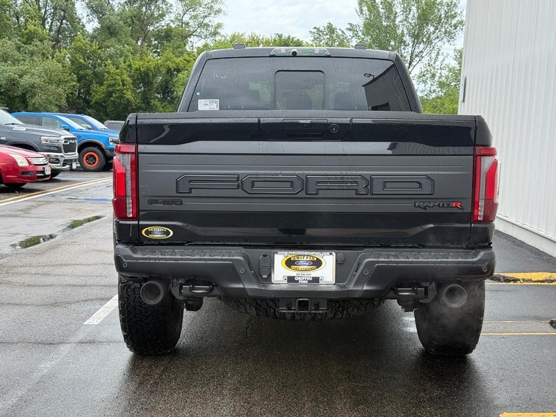 Ford F-150 Vehicle Full-screen Gallery Image 4