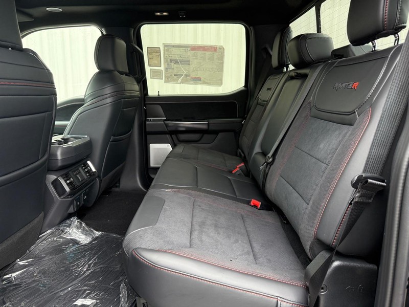 Ford F-150 Vehicle Full-screen Gallery Image 9