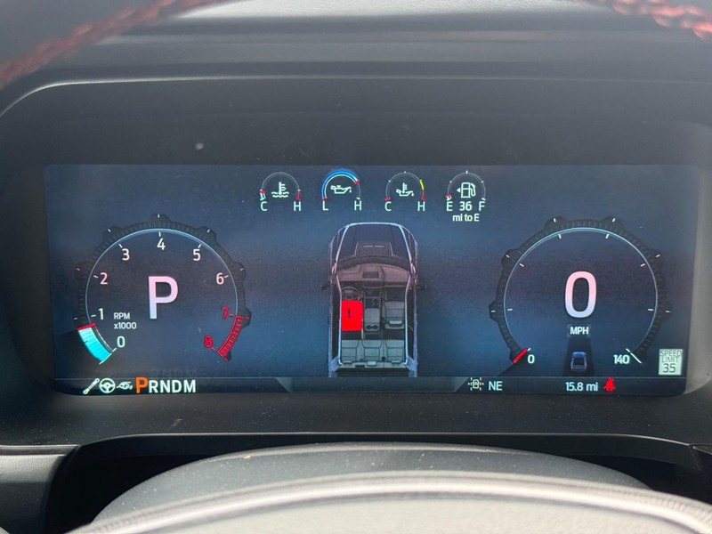 Ford F-150 Vehicle Full-screen Gallery Image 17