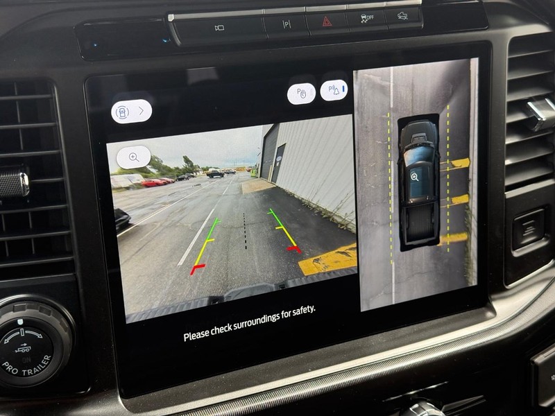 Ford F-150 Vehicle Full-screen Gallery Image 18