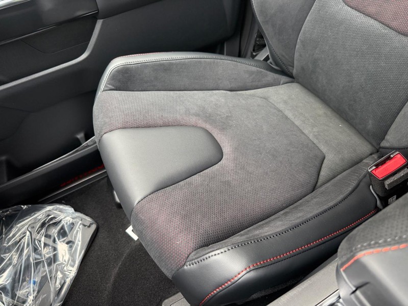 Ford F-150 Vehicle Full-screen Gallery Image 20