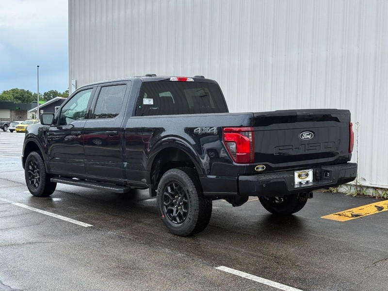 Ford F-150 Vehicle Full-screen Gallery Image 5