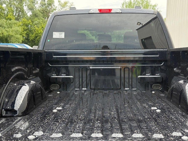 Ford F-150 Vehicle Full-screen Gallery Image 8