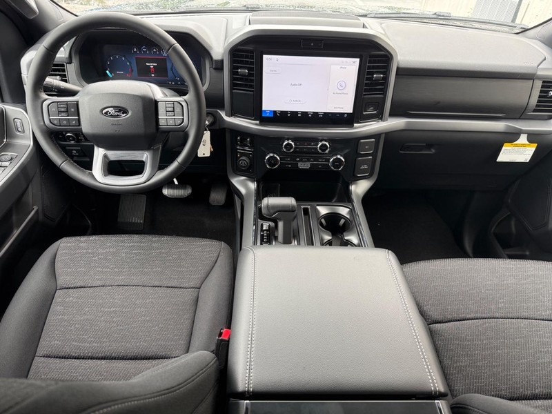 Ford F-150 Vehicle Full-screen Gallery Image 11