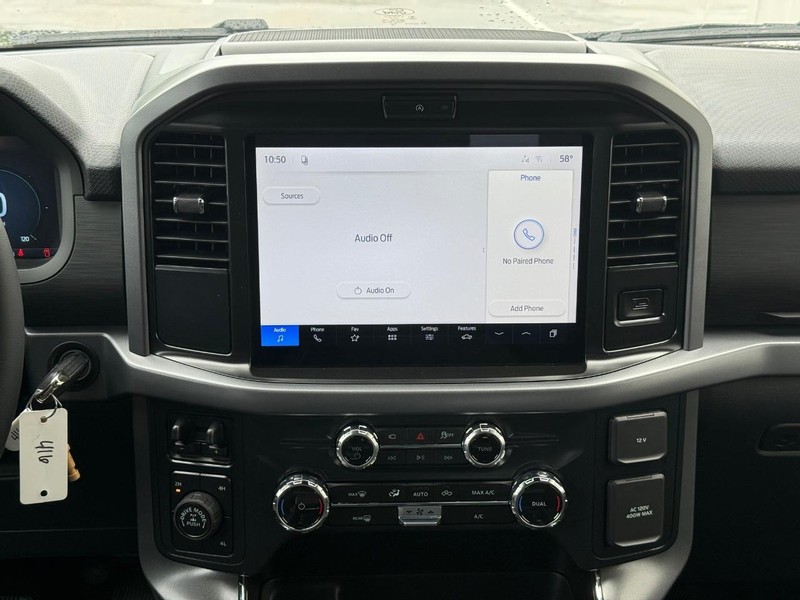 Ford F-150 Vehicle Full-screen Gallery Image 12