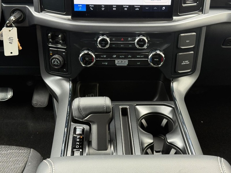 Ford F-150 Vehicle Full-screen Gallery Image 13