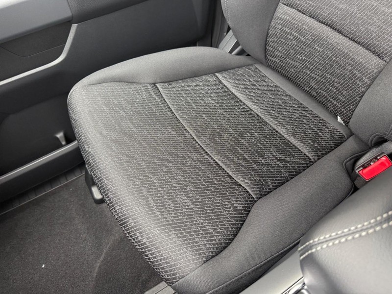 Ford F-150 Vehicle Full-screen Gallery Image 21