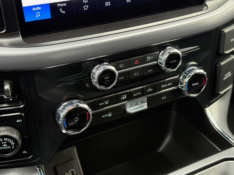 Ford F-150 Vehicle Full-screen Gallery Image 22