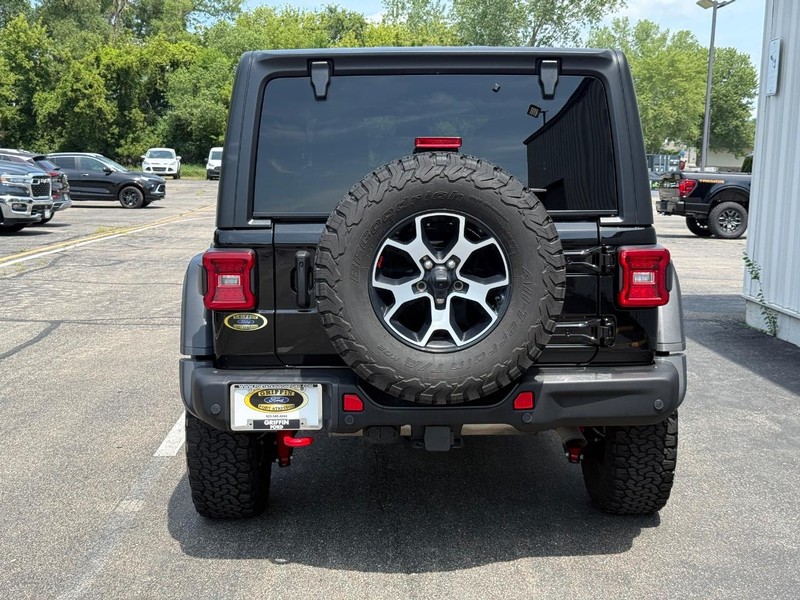 Jeep Wrangler Vehicle Full-screen Gallery Image 4