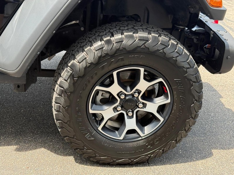 Jeep Wrangler Vehicle Full-screen Gallery Image 7