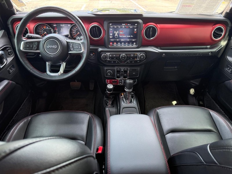 Jeep Wrangler Vehicle Full-screen Gallery Image 10